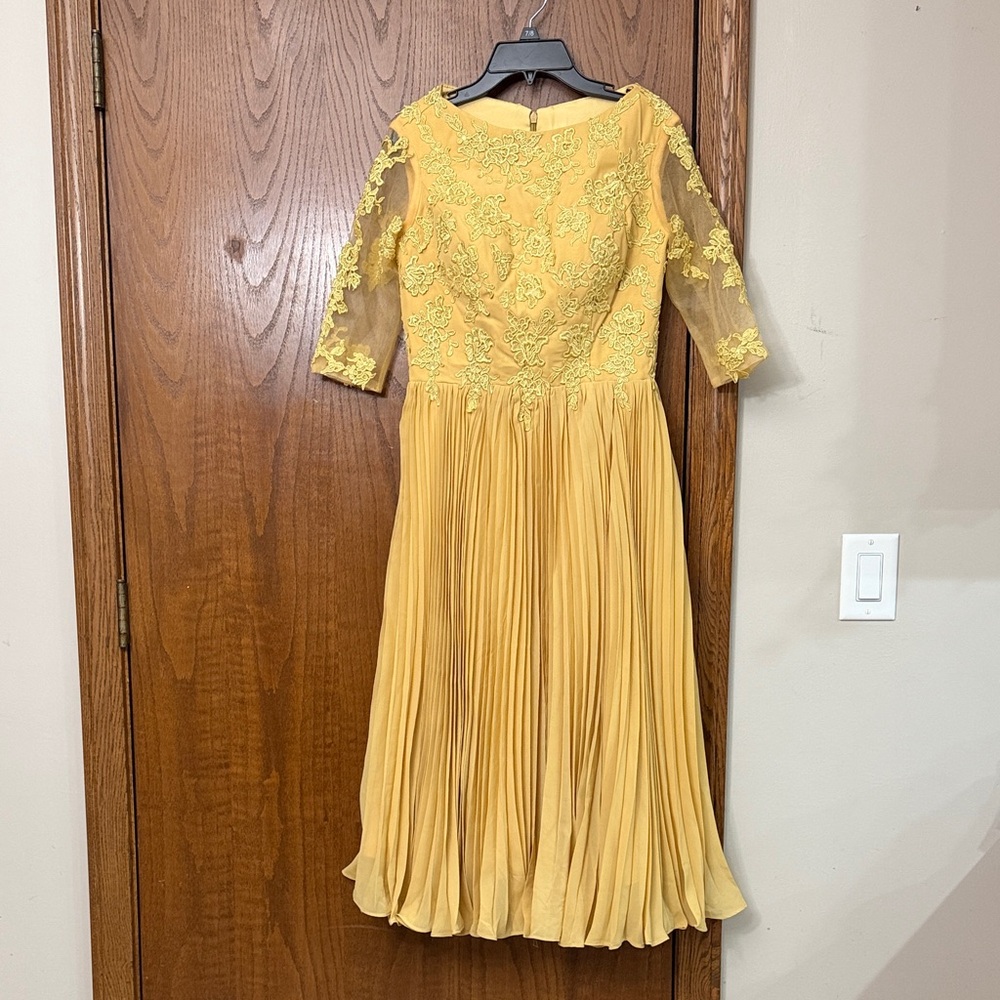 Elegant Yellow Lace Wedding Dress